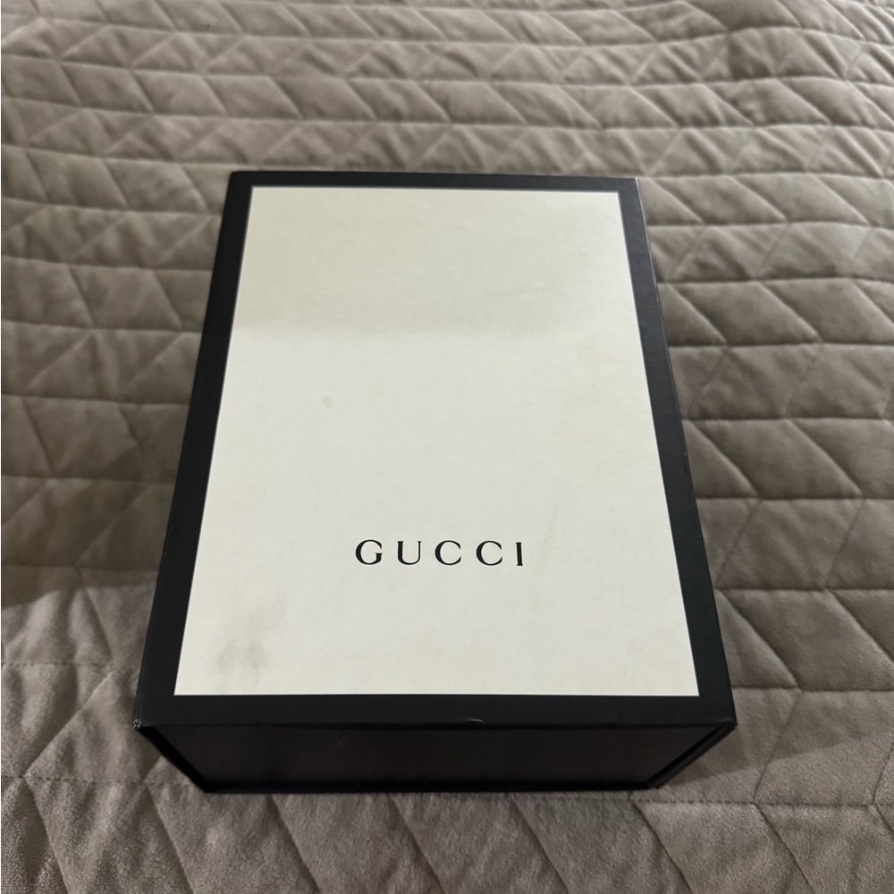 Gucci Women's Taupe Leather Crossbody Bag - Picture 2 of 8